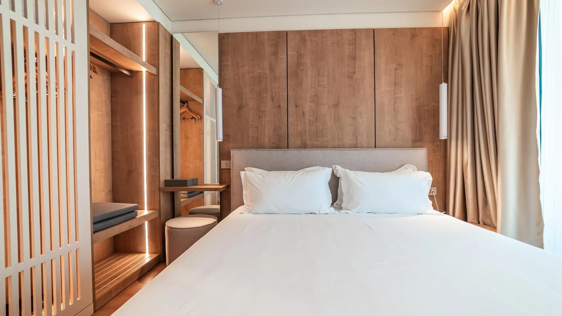 Hotel Vale Sarandë 4*,  Albania