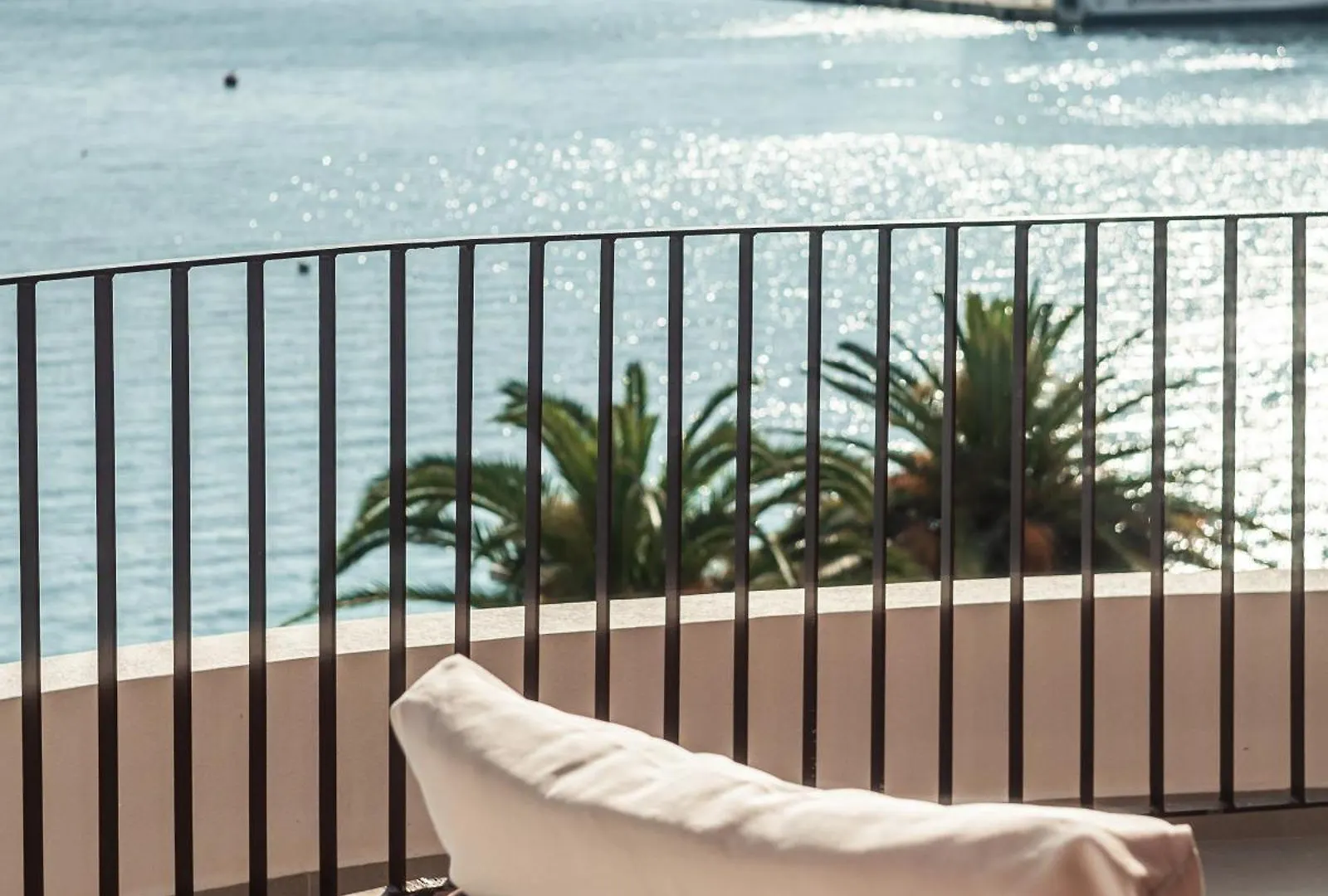 Hotel Vale Sarande 4*,  Albania